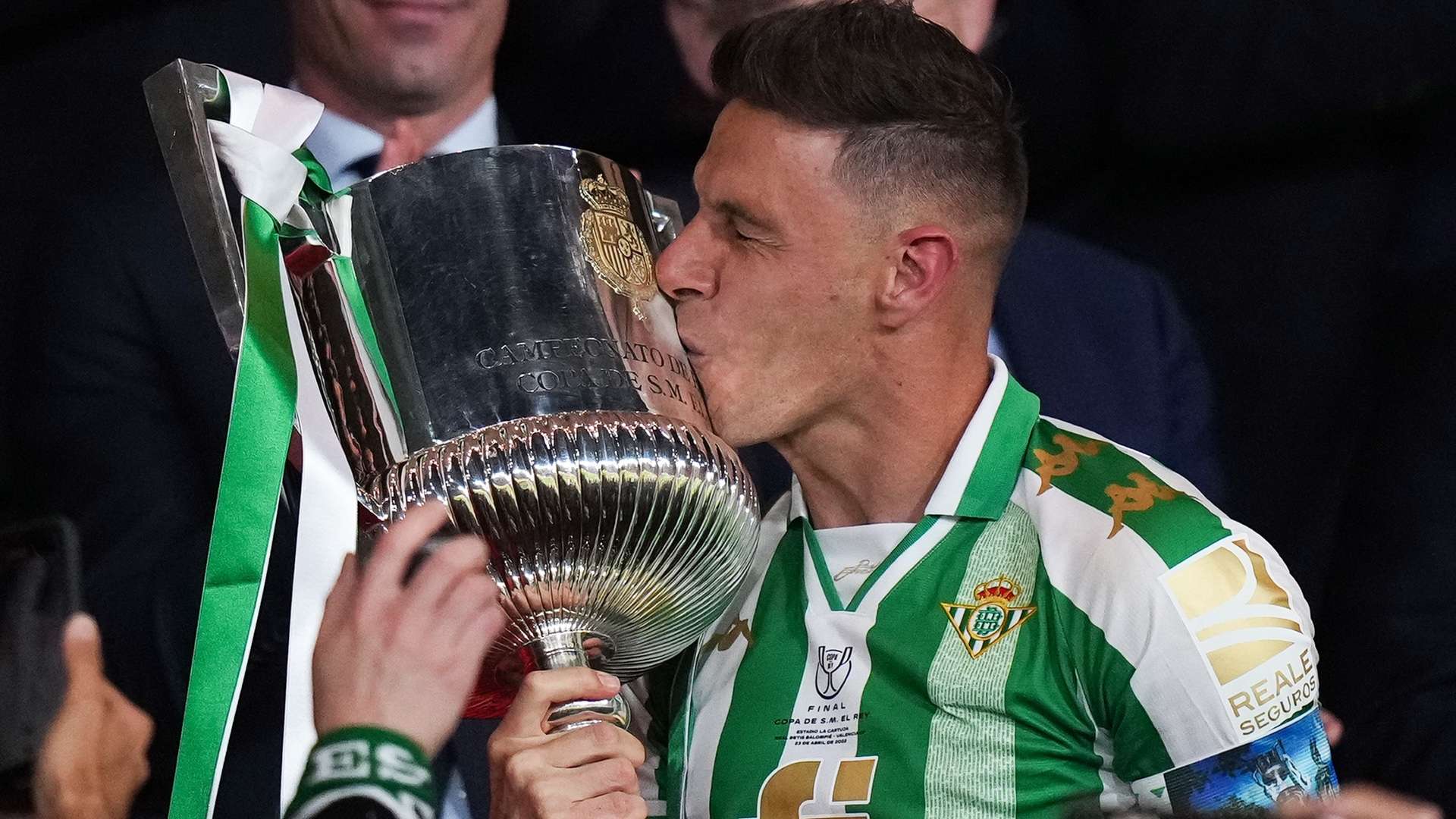 表态站在欧 表态站在欧