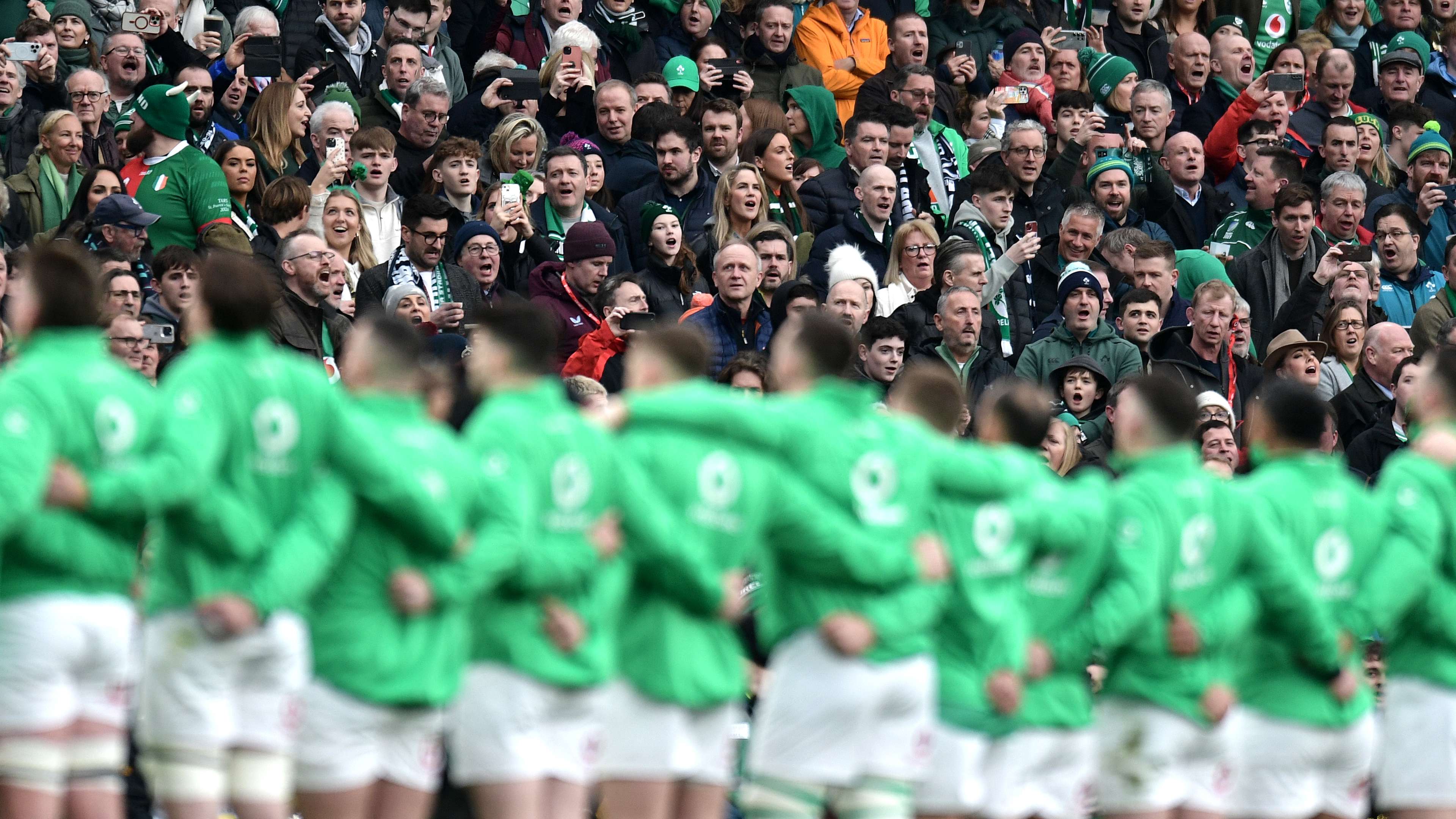 在比赛中两 在比赛中两